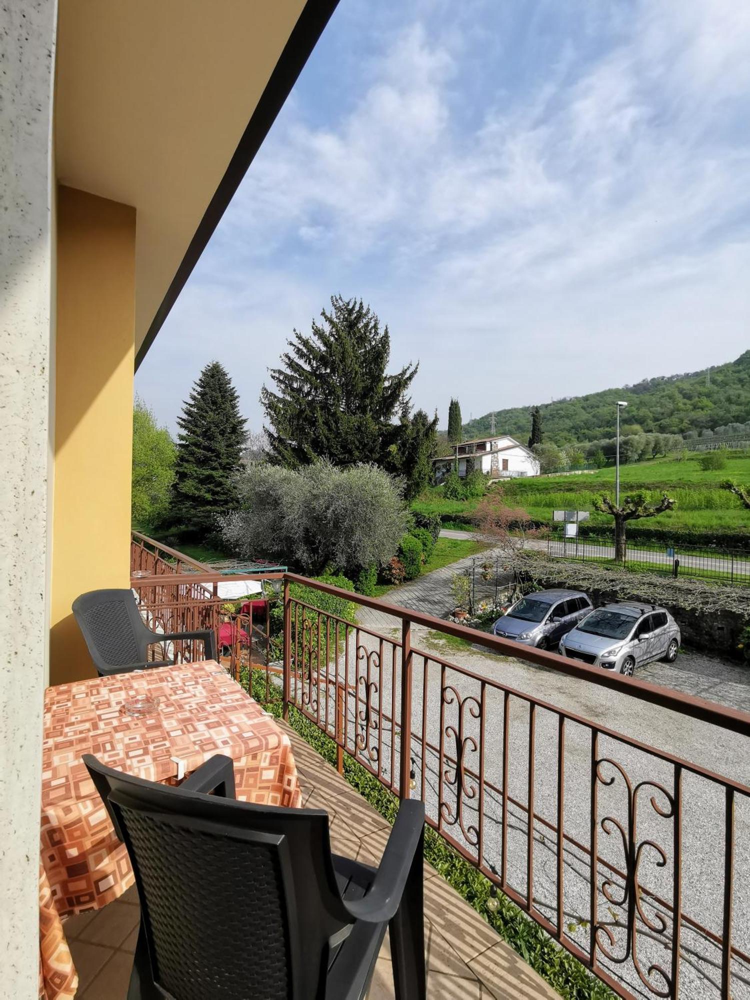 Hotel Ristorante Le Rasole Garda  Exterior foto